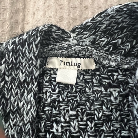 TIMING | Heather Grey Chunky Knit Cozy Cardigan With Pockets - Picture 6 of 8